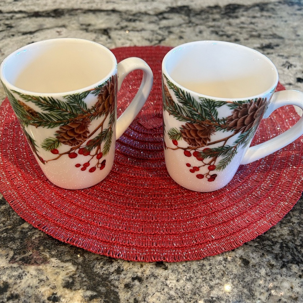 Brand new Williams Sonoma holiday mugs, set of 2